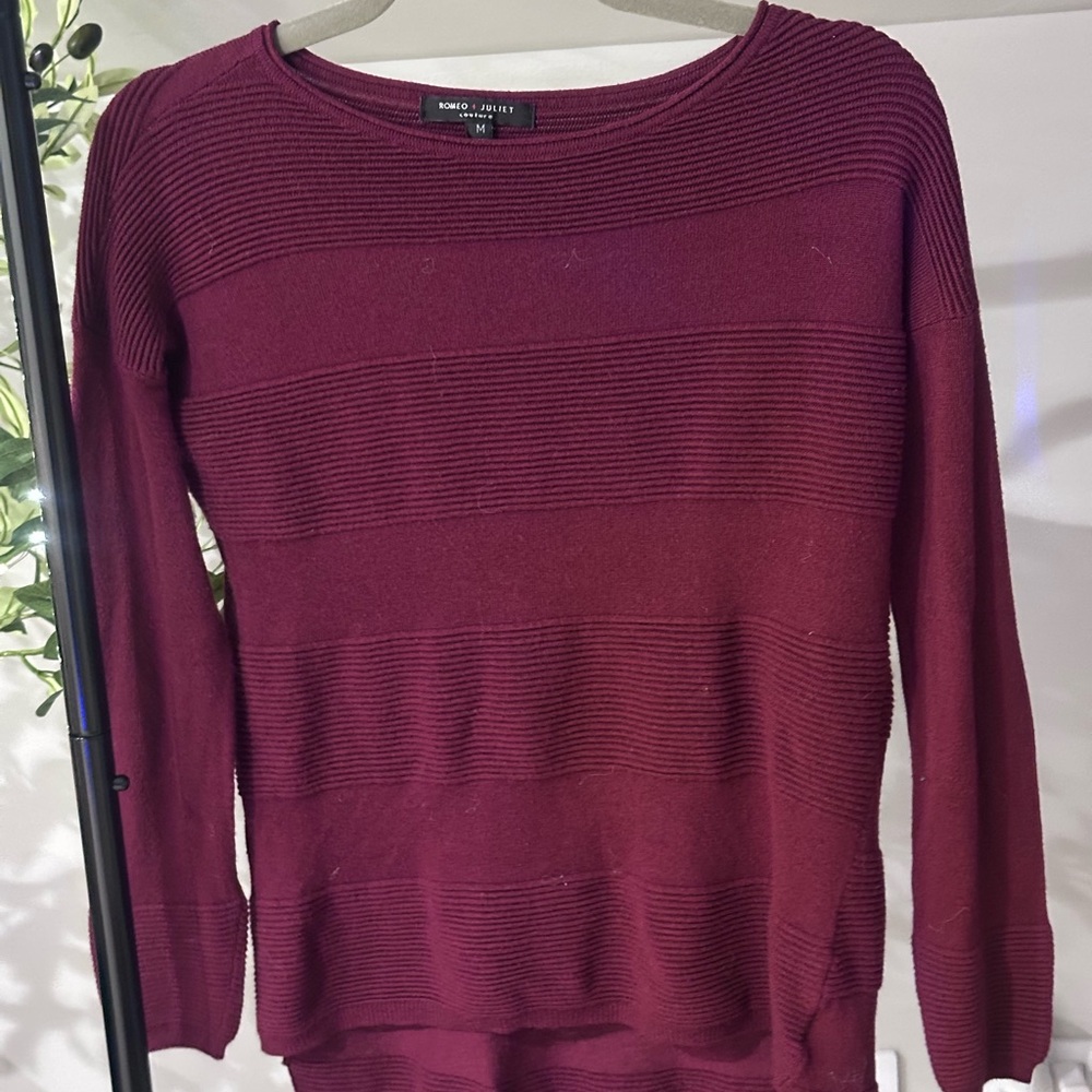 Romeo & Juliet Couture Maroon Crew Neck Sweater